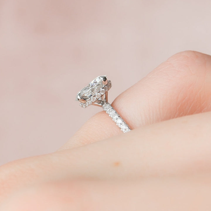 Moissanite 1.70 CT Round Cut Diamond Art Deco Anniversary Ring