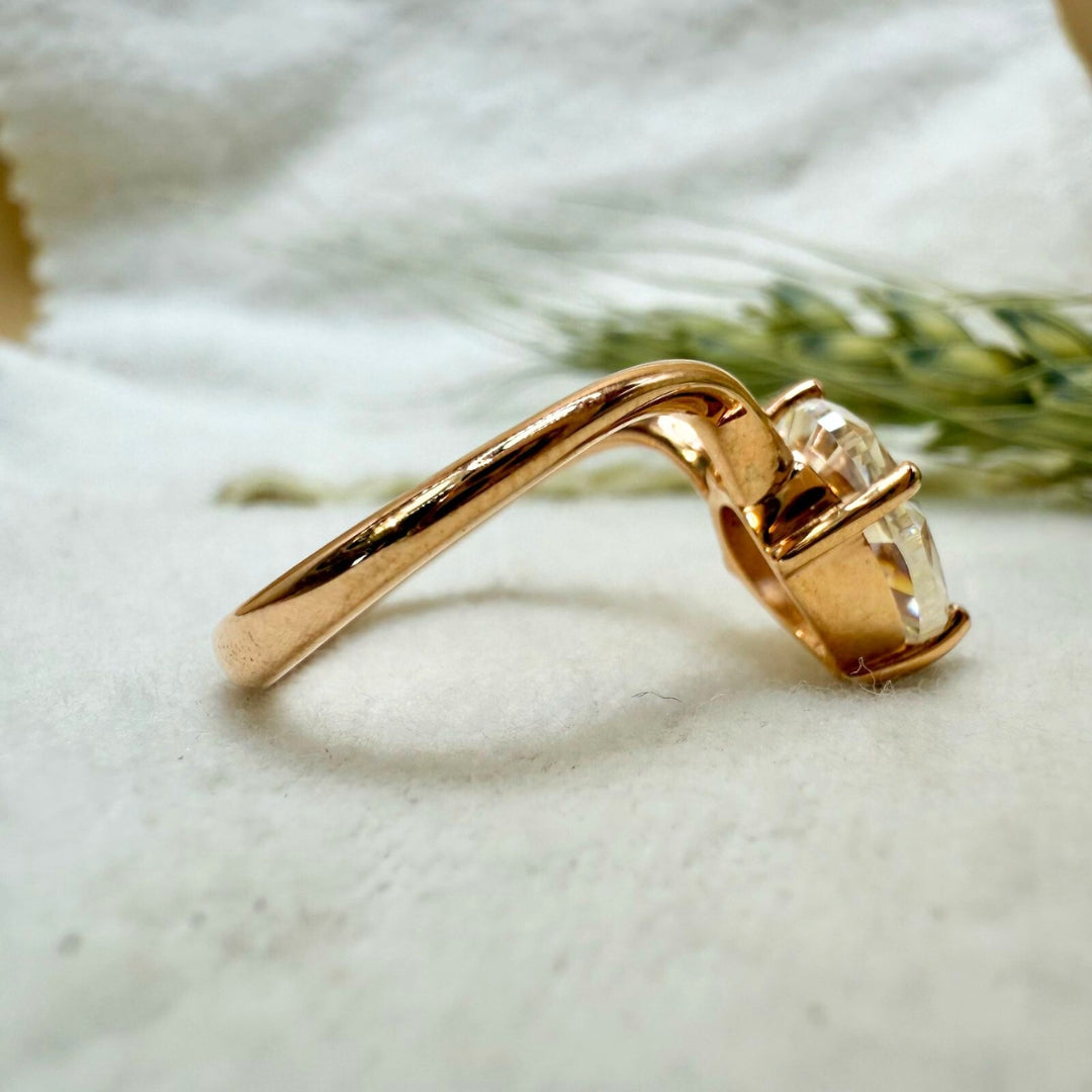 Pear rose gold ring