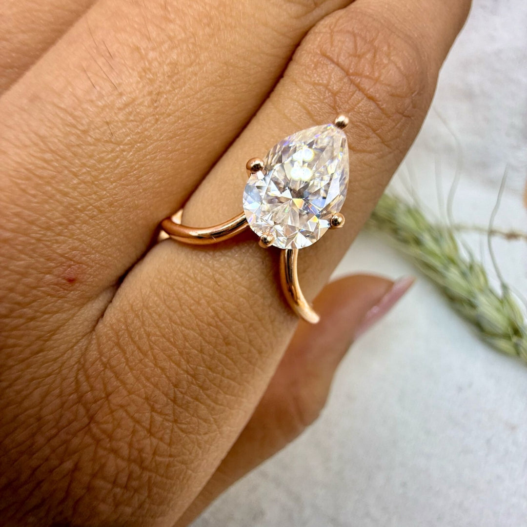 White pear rose gold ring