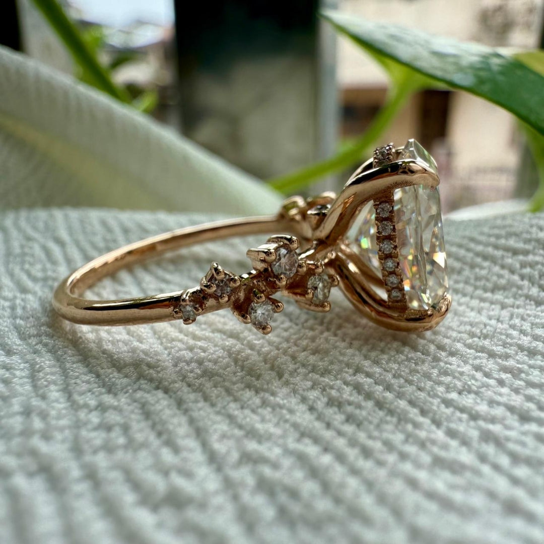 Ovel diamond ring
