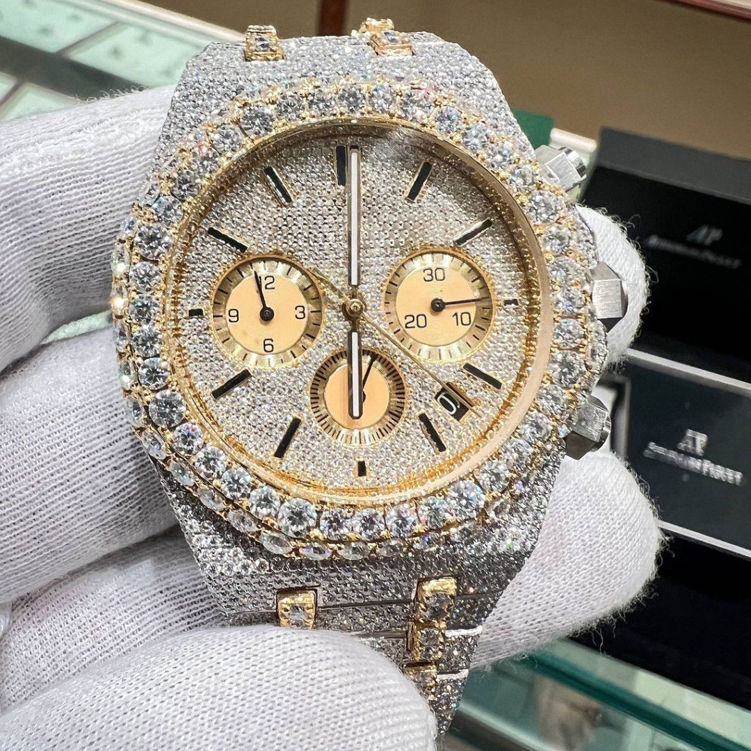 Moissanite 43.94 CT Round Cut Diamond Avant Garde Watch