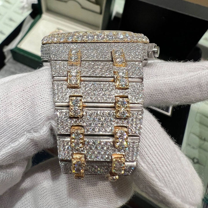 Moissanite 43.94 CT Round Cut Diamond Avant Garde Watch
