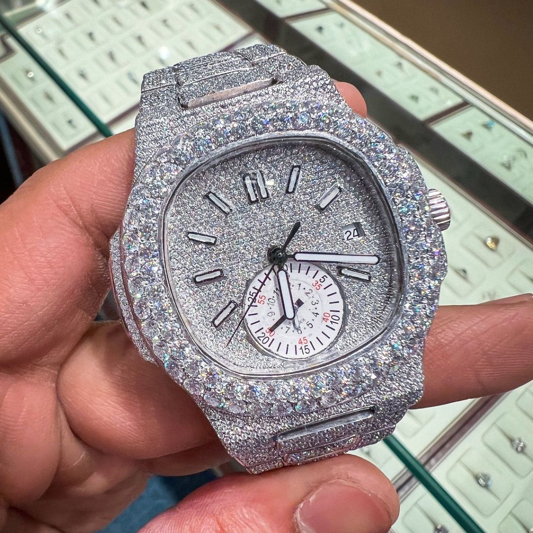 Moissanite 40.64 CT Round Cut Diamond Avant Garde Watch
