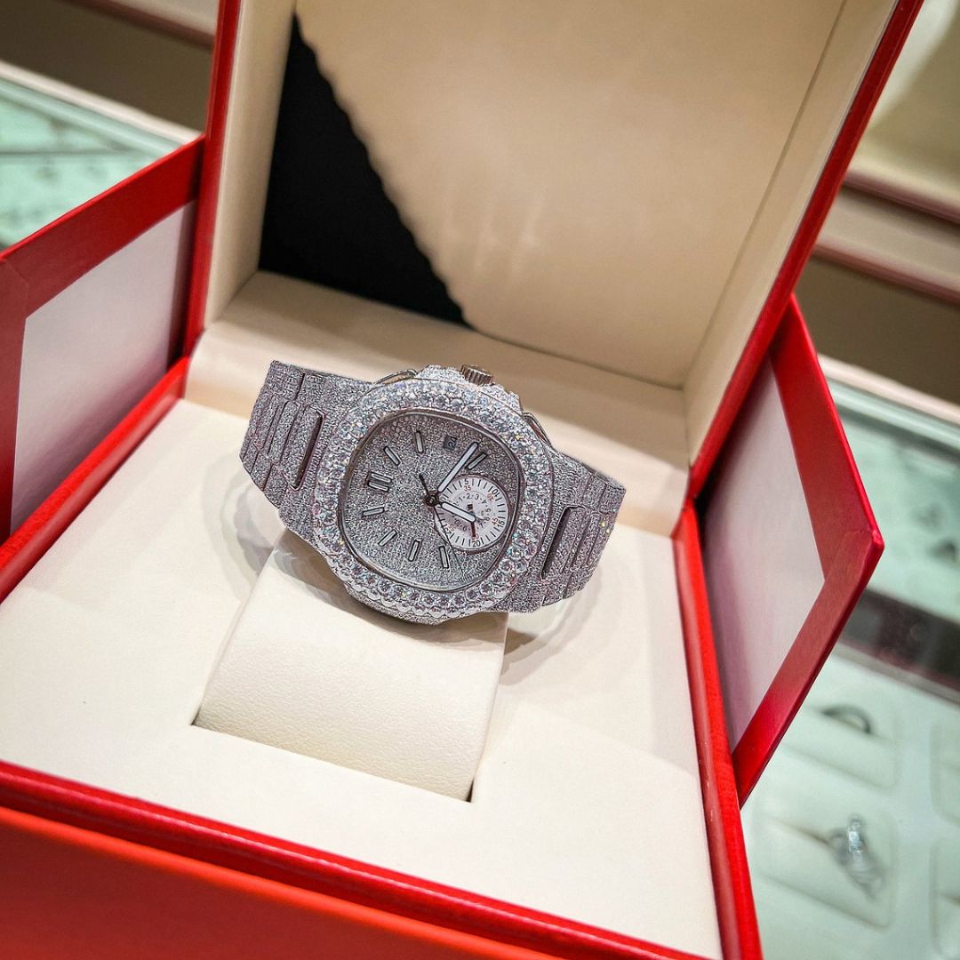 Moissanite 40.64 CT Round Cut Diamond Avant Garde Watch