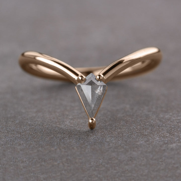 Natural Salt and Paper 0.30 CT Kite Diamond Gothic Band