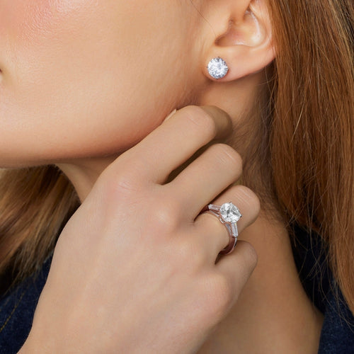 A Glamorous Natale: Styling Tips For Wearing Diamonds During The Holidays