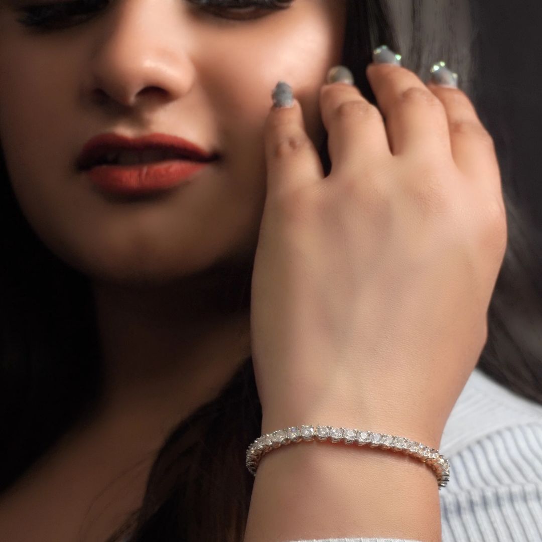 Diamond Bracelets: Wonderful Presents To Offer Her During The Holidays