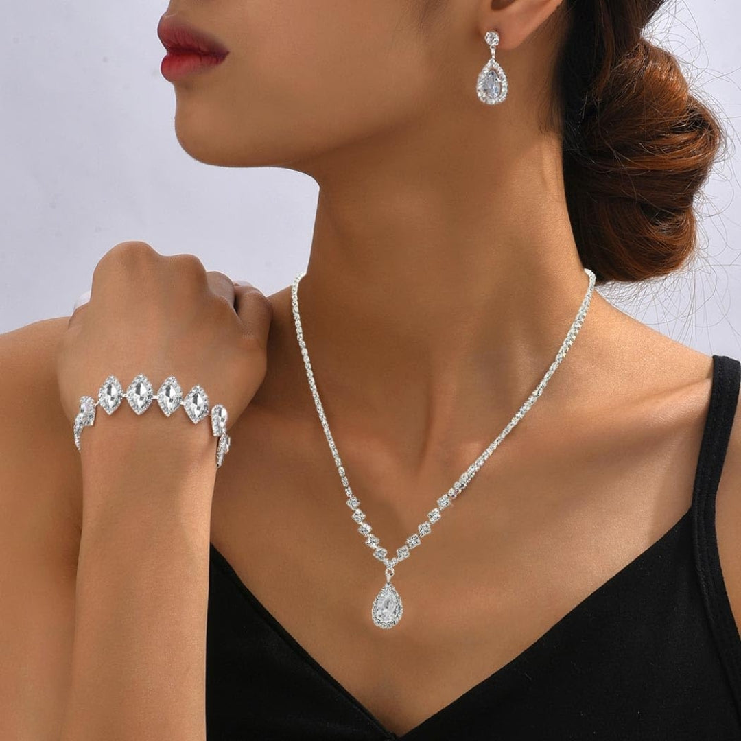 How to Choose the Right Jewelry for Your Bridesmaids