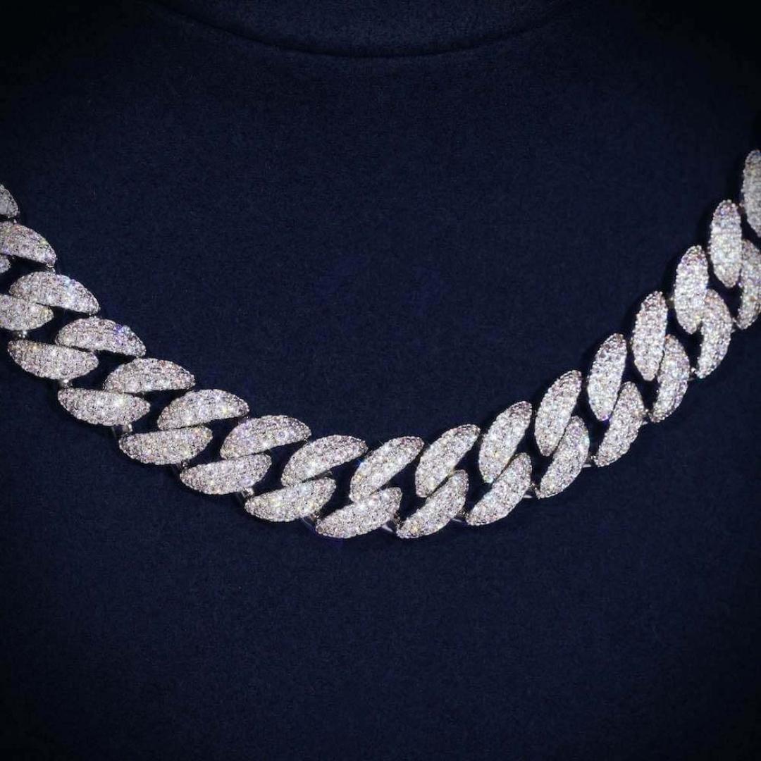 10mm Round Moissanite Cuban Link Chain Glacial in 14K White Gold Detailed Link View
