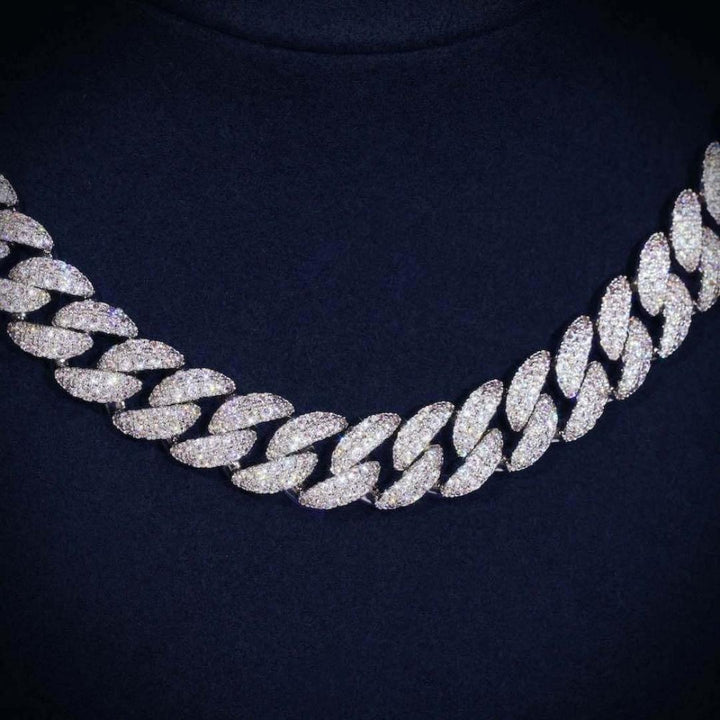 10mm Round Moissanite Cuban Link Chain Glacial in 14K White Gold Detailed Link View