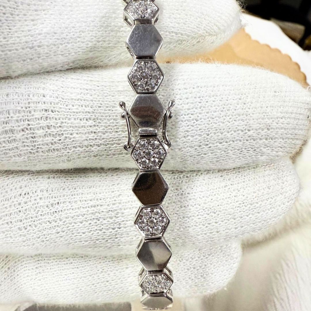 Modern Hexagon Style Bracelet with Dazzling Round Diamonds