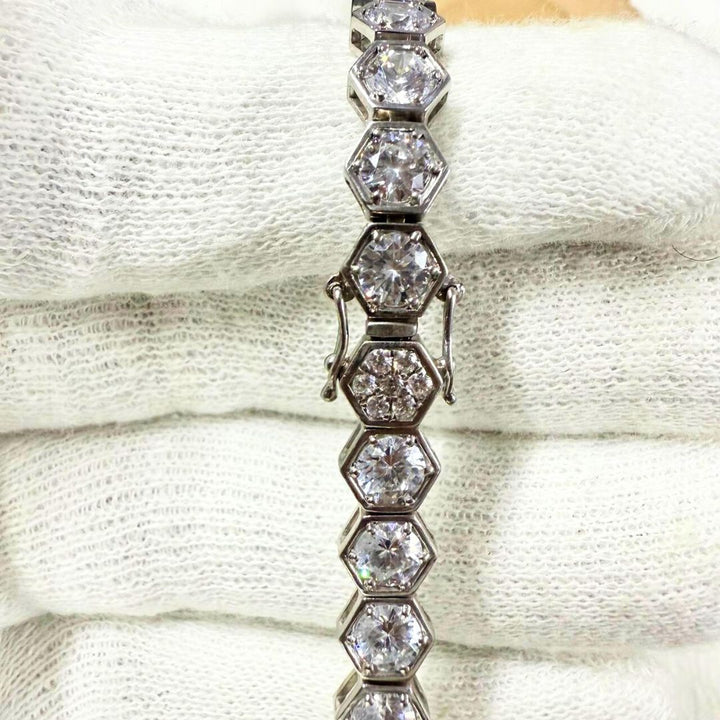 Brilliant Round Diamond Bracelet in White Gold