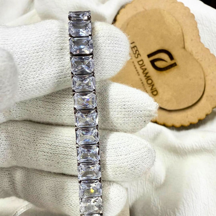 Bold Radiant Diamond Bracelet for Modern Women