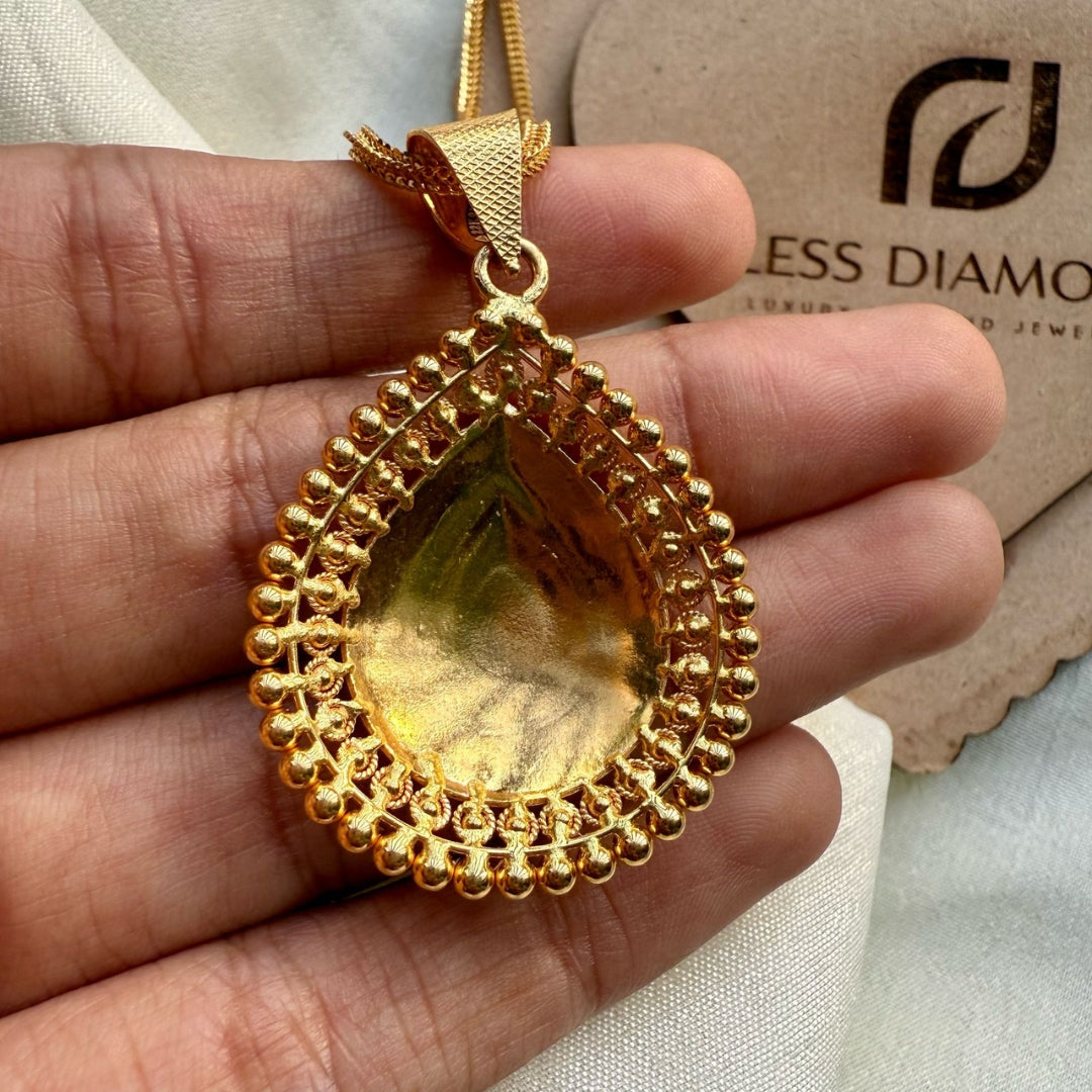 Glided Glimmer Gold Necklace