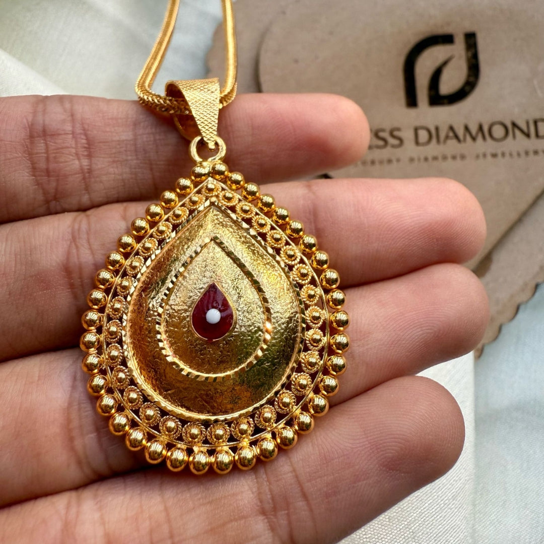 Glided Glimmer Gold Necklace