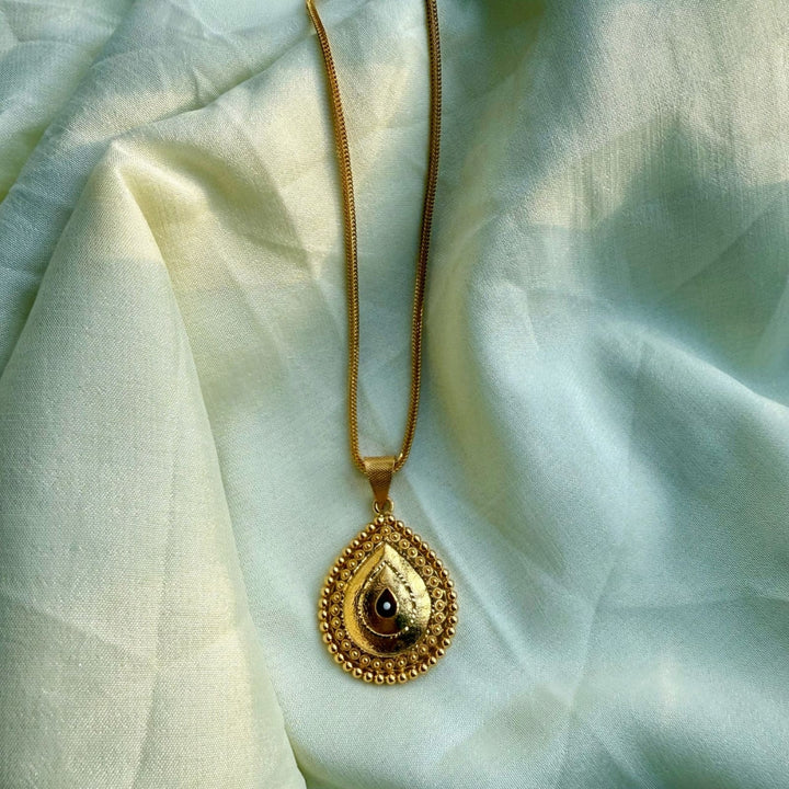 Glided Glimmer Gold Necklace