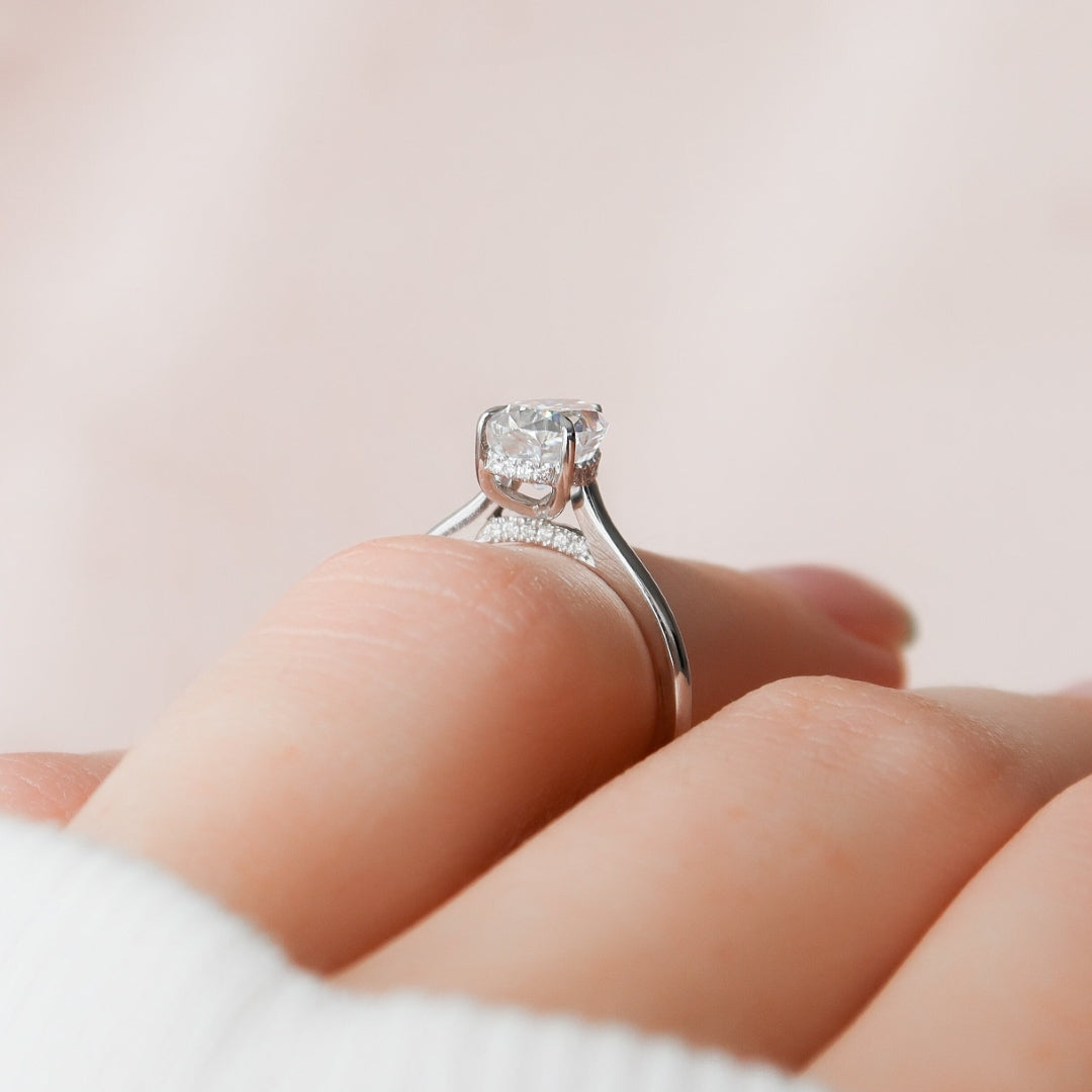 Moissanite 1.50 CT Pear Cut Diamond Minimalist Anniversary Ring