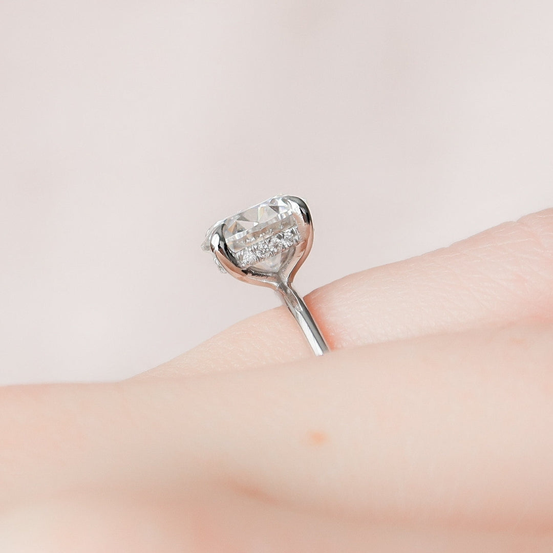 Moissanite 1.45 CT Round Cut Diamond Art Deco Engagement Ring