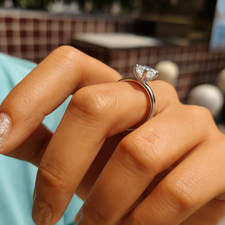Moissanite Oval Cut 1.00 Carat Solitaire Ring for Her