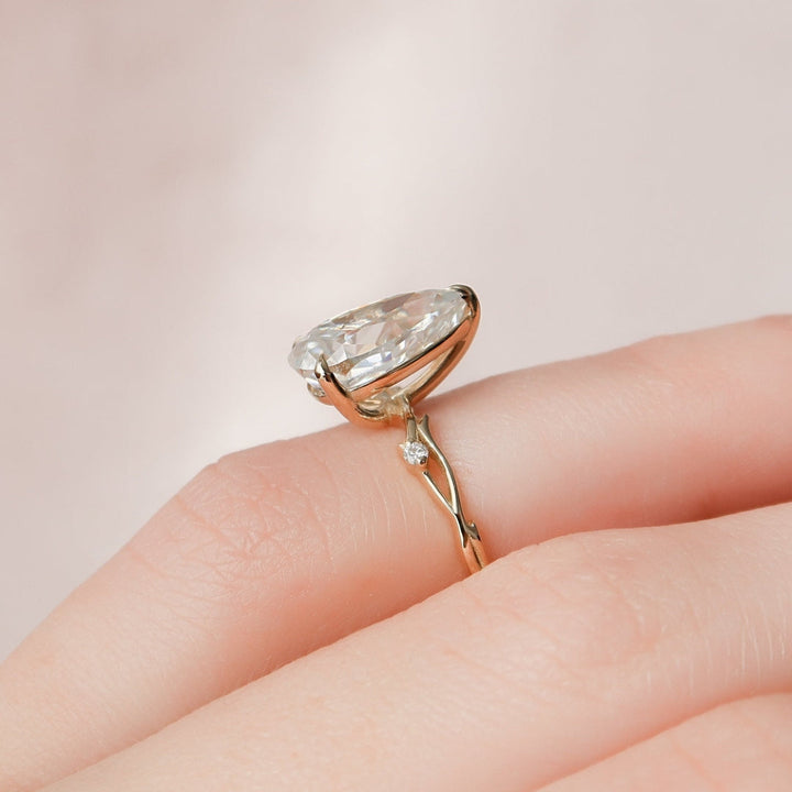 Moissanite 2.53 CT Pear Cut Diamond Minimalist Engagement Ring
