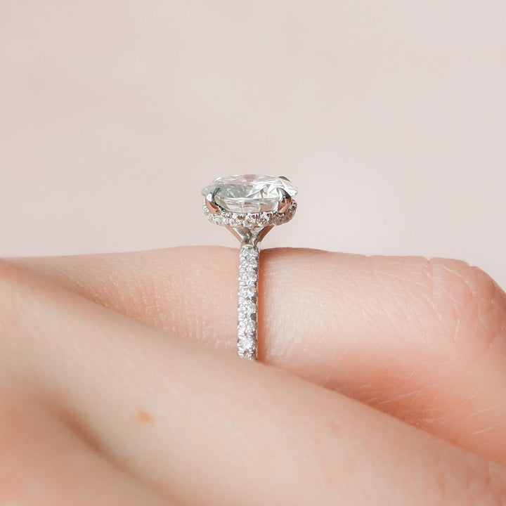 Moissanite 1.70 CT Round Cut Diamond Art Deco Anniversary Ring