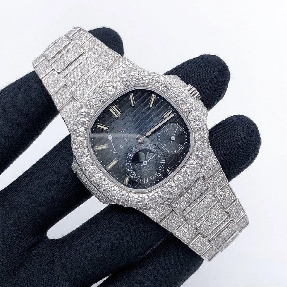 Moissanite  38.87 CT Round Cut Diamond Mid-century Watch