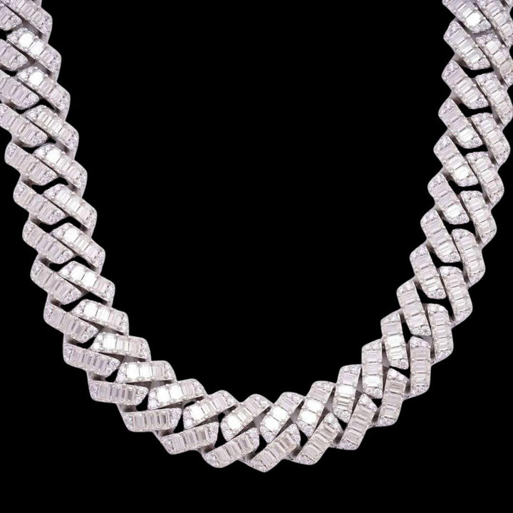 Round Moissanite Cuban Link Chain Radiant Weave in 14K White Gold Close Up Front View