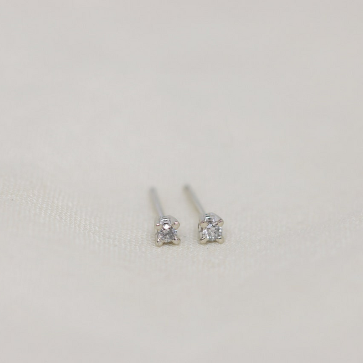 Natural Salt And Pepper 1.00 CT Round Diamond Stud Earring